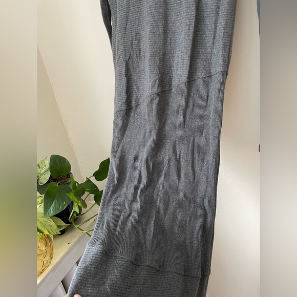 Grey bodycon ribbed Chinese Laundry midi dress - Picture 4 of 5